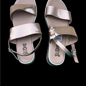 Beautiful Brash Metallic Gold Women's Sandals size 6